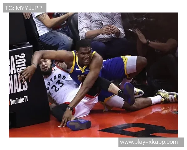 约维奇重摔受伤退场X光检查结果无异常明日将进行MRI检查评估伤情