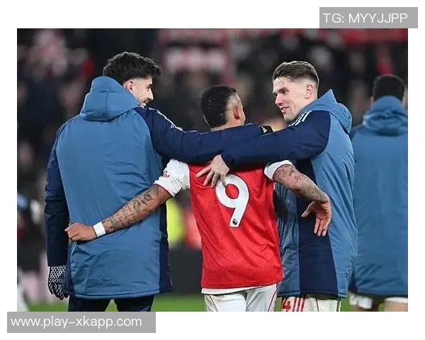 理查兹建议阿尔特塔在对阵曼联时使用热苏斯替代约克雷斯以保持冷静状态